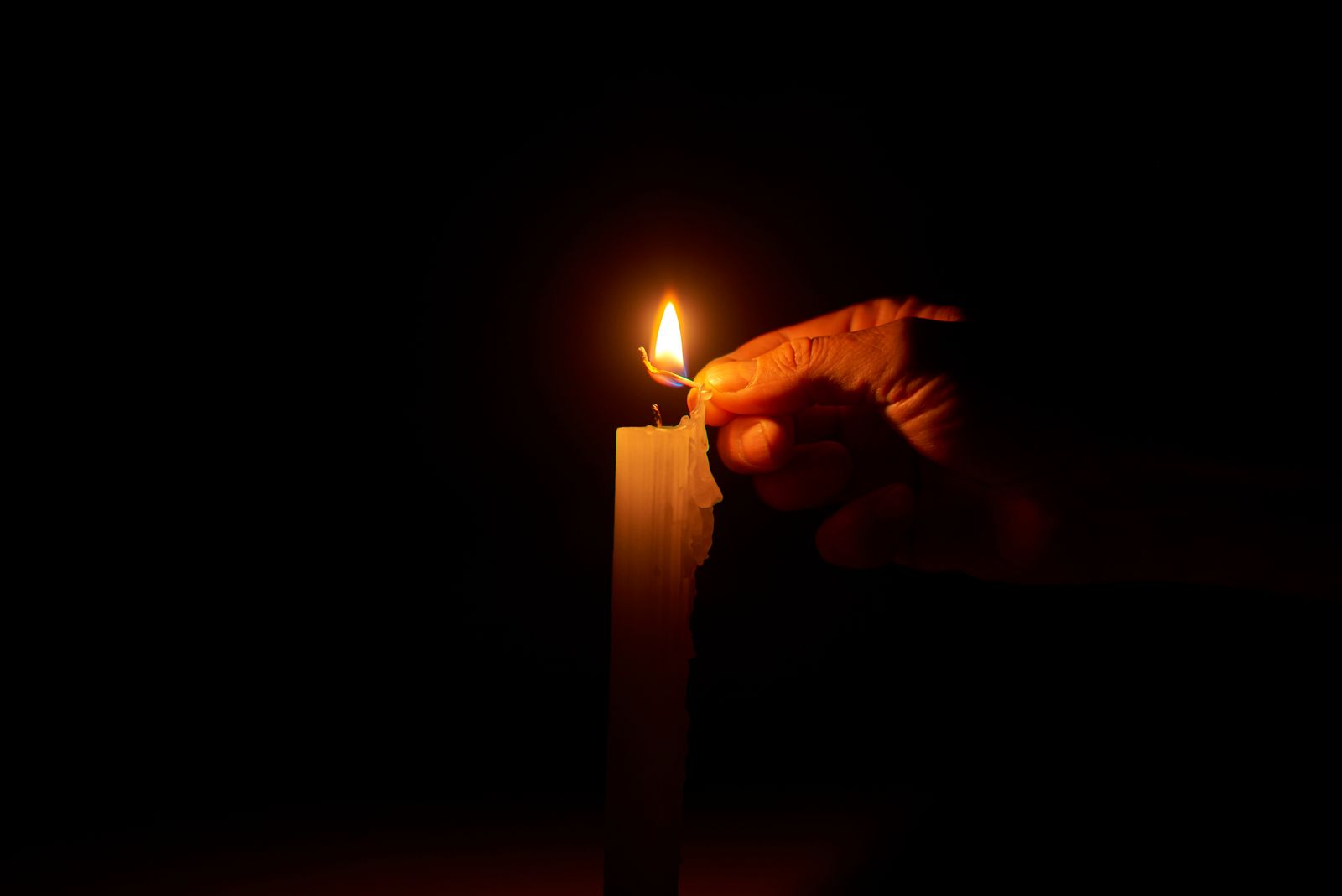 What Is A Dark Retreat And How Did It Become 2026s Most Radical Wellness Trend photo 2