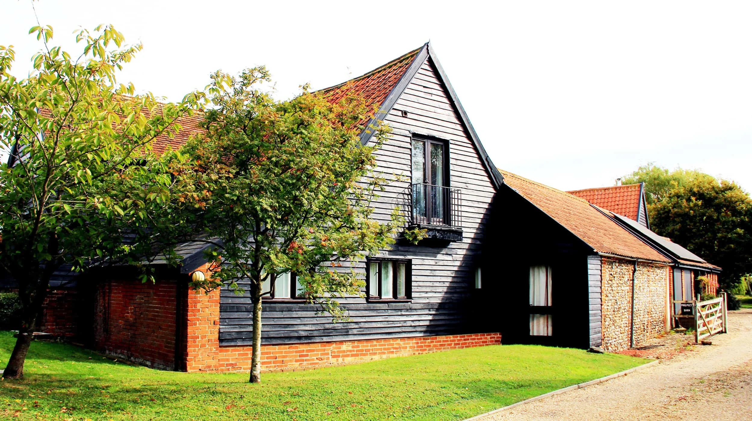 Elevation Barn Usa photo 1